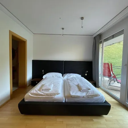 International House Отель Зёльден