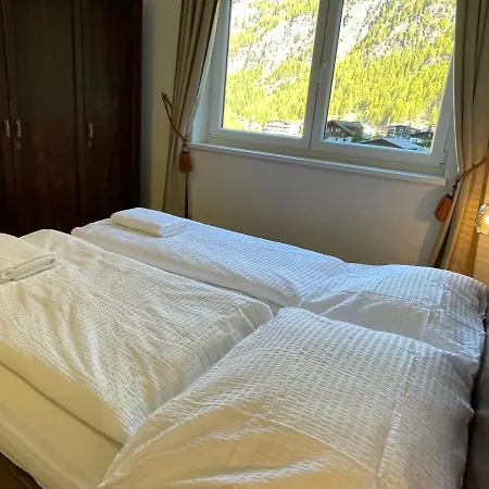 International House Зёльден