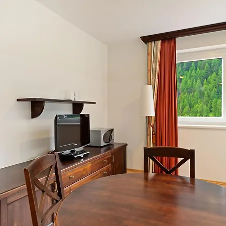 International House Зёльден