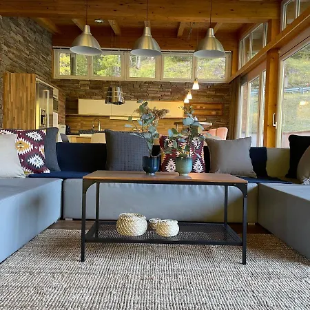 International House Hotel *