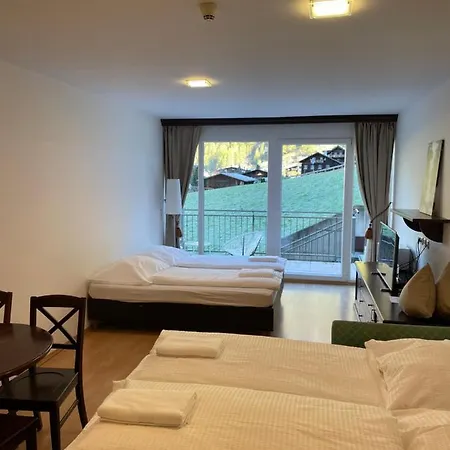 Hotel International House *