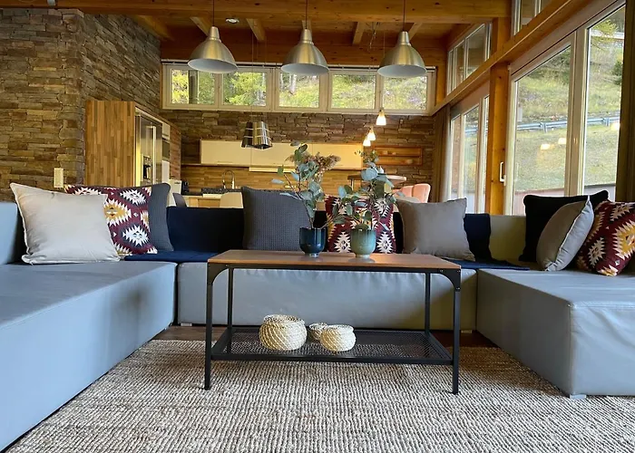 International House فندق *