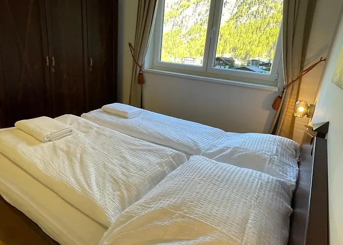 International House سولدن