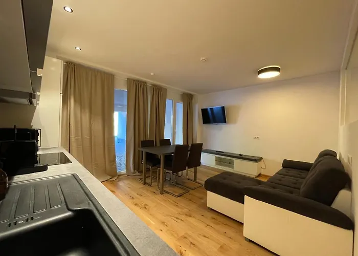 International House فندق *