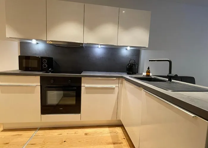 International House * سولدن