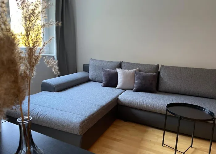 International House * ゼルデン