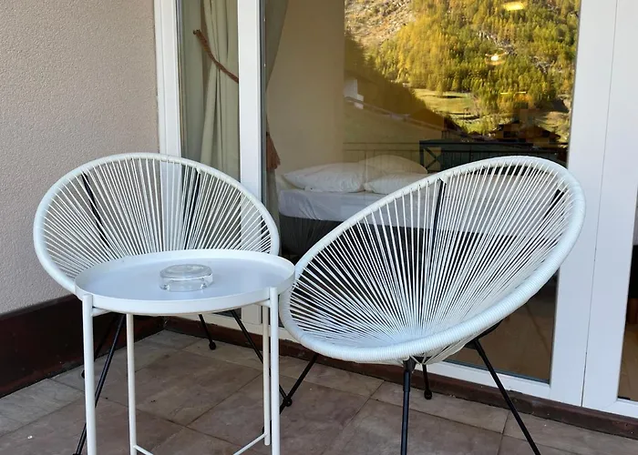 International House * ゼルデン